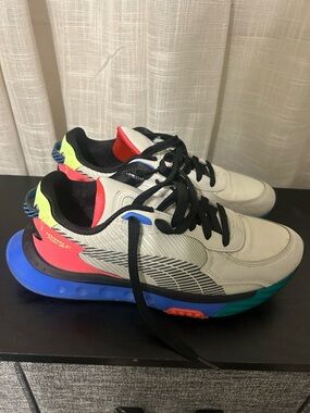 Men’s Puma Size 9